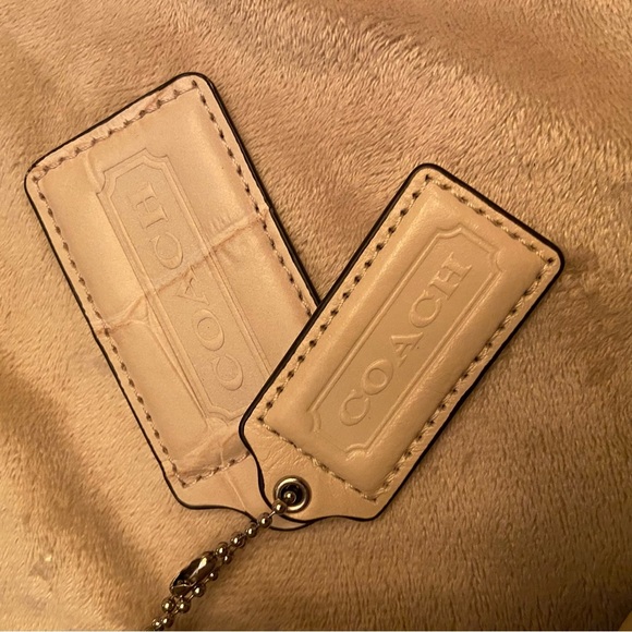 Coach Kristin #16803 Beige Leather Shoulder Handbag - Picture 11 of 12